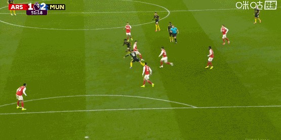 直播观看-卡圣连斩英超前二！曼联3比2阿森纳，姆贝莫+多尔古连场建功，库尼亚世界波