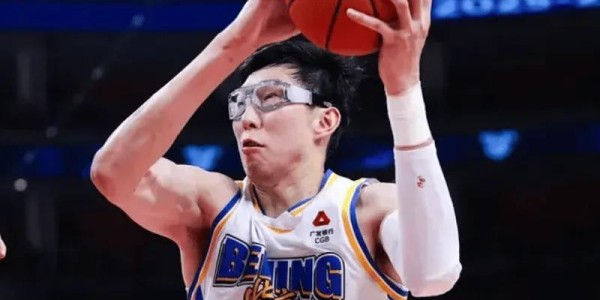 杰曼赵睿拯救北京，3主力急需调整！周琦陈盈骏低迷，麦基别持球