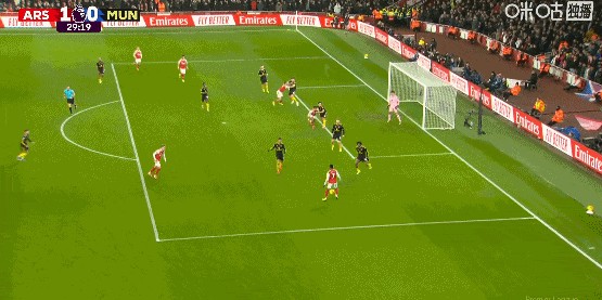 直播观看-卡圣连斩英超前二！曼联3比2阿森纳，姆贝莫+多尔古连场建功，库尼亚世界波