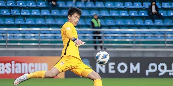 国足这个位置将率先完成新老交替，三位新星携手上位，值得期待|于金永|李昊|中国队|美加墨世界杯|中国男足_新浪体育_新浪新闻