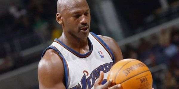 40岁詹姆斯，40岁贾巴尔，40岁乔丹，差距一目了然！|洛杉矶湖人队|明尼苏达森林狼队|华盛顿奇才队|迈克尔·乔丹|篮板_新浪体育_新浪新闻